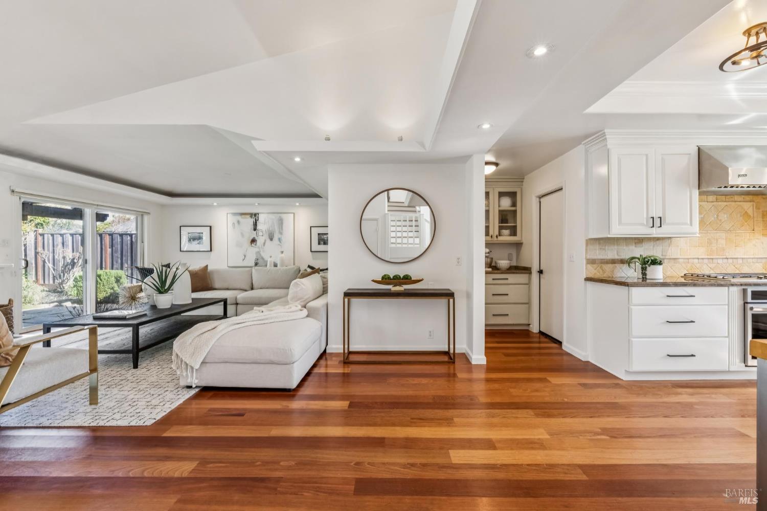 Detail Gallery Image 5 of 64 For 38 Cornell Ave, Larkspur,  CA 94939 - 5 Beds | 3 Baths