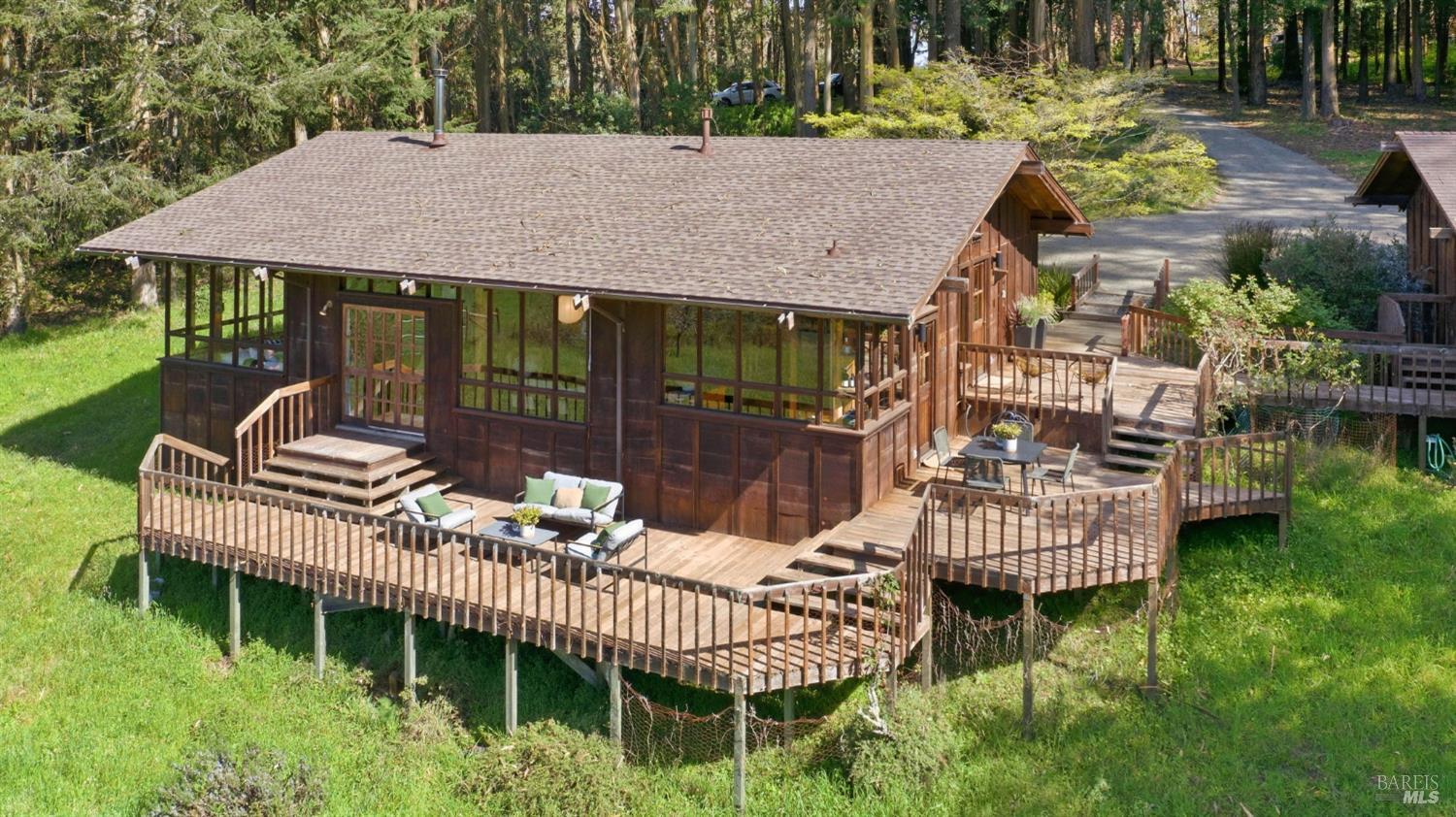 Detail Gallery Image 2 of 63 For 4142 Burnside Rd, Sebastopol,  CA 95472 - 3 Beds | 3 Baths