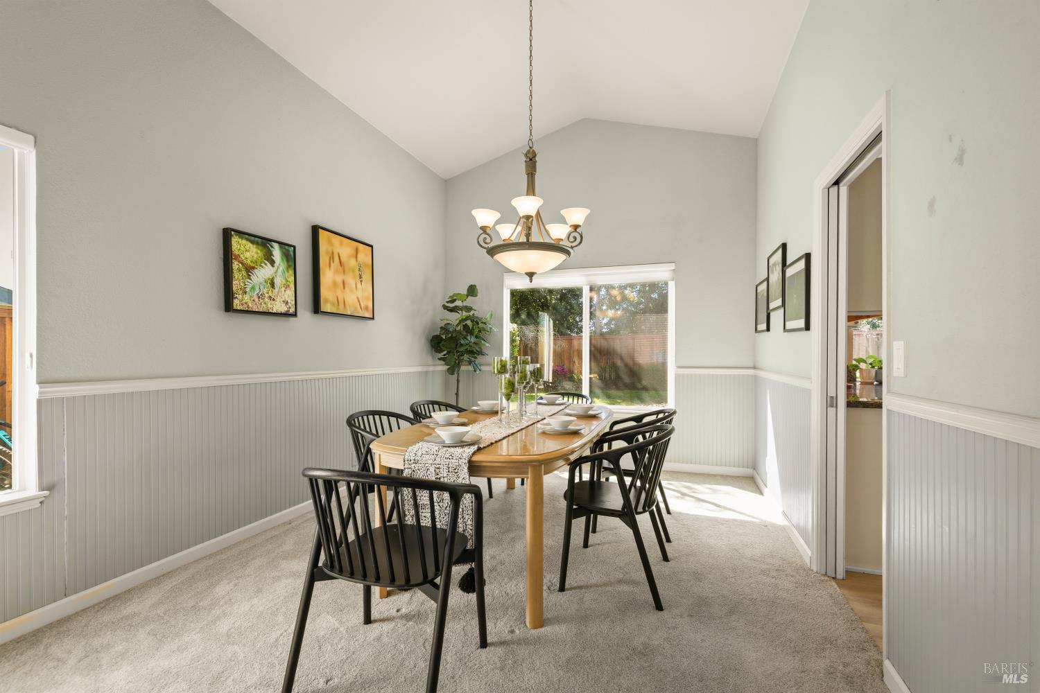 Detail Gallery Image 13 of 87 For 635 Daffodil Dr, Benicia,  CA 94510 - 4 Beds | 2/1 Baths