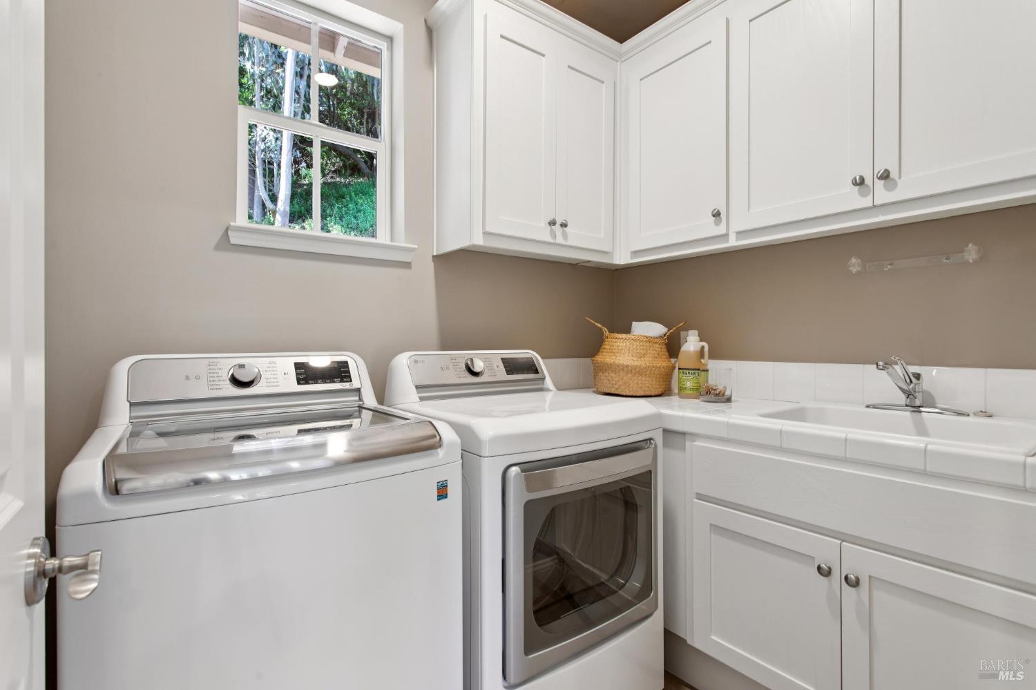 Detail Gallery Image 37 of 41 For 508 Blue Jay Way, Mill Valley,  CA 94941 - 4 Beds | 2/1 Baths