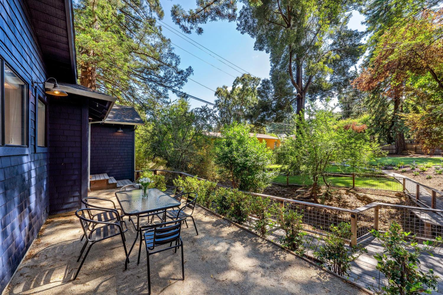 Detail Gallery Image 28 of 30 For 250 Evergreen Ave, Mill Valley,  CA 94941 - 3 Beds | 2 Baths