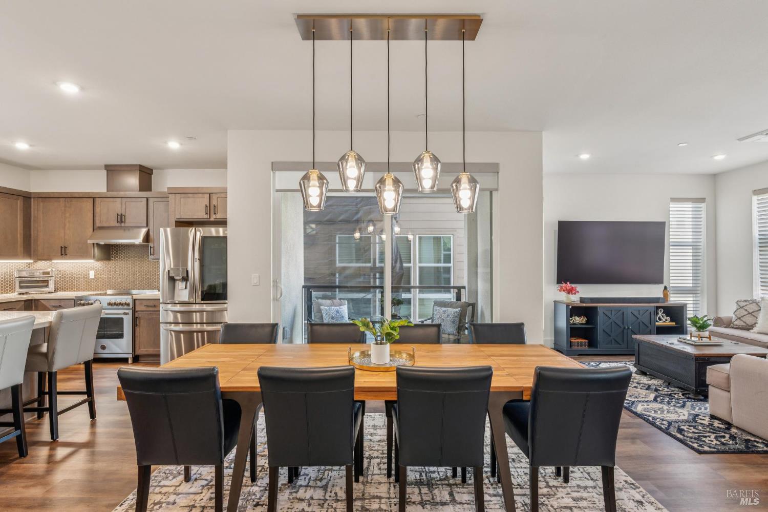 Detail Gallery Image 4 of 39 For 317 Verandah Ave, Novato,  CA 94945 - 3 Beds | 2/1 Baths