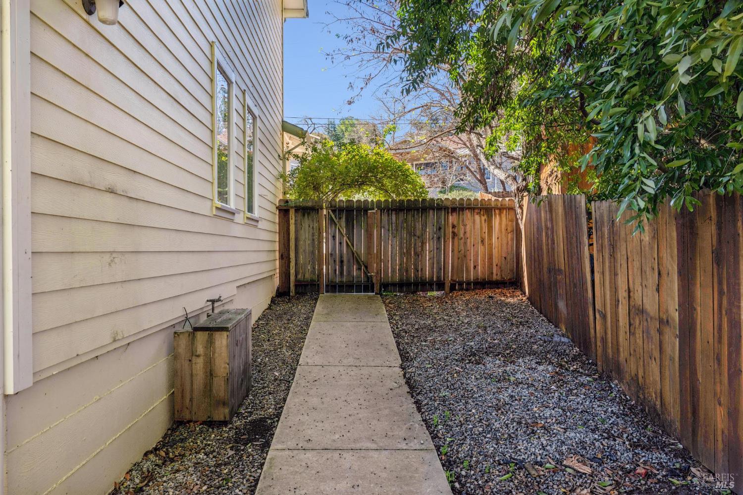 Detail Gallery Image 55 of 58 For 3 Hill Dr, Petaluma,  CA 94952 - 3 Beds | 2/1 Baths