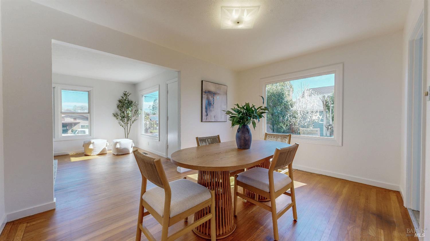 Detail Gallery Image 6 of 28 For 712 Oak Ter, Petaluma,  CA 94952 - 2 Beds | 1 Baths