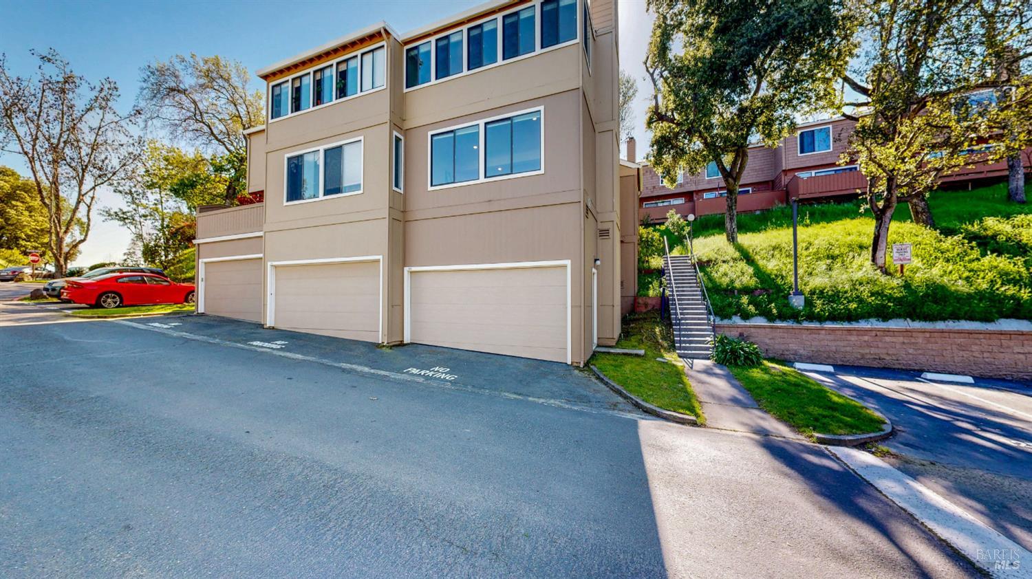 Detail Gallery Image 6 of 63 For 1253 Royal Oak Ter #C,  Novato,  CA 94947 - 3 Beds | 2/1 Baths