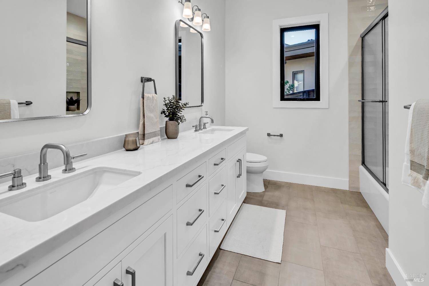 Detail Gallery Image 28 of 37 For 2011 Long Leaf Ct, Santa Rosa,  CA 95403 - 4 Beds | 3 Baths