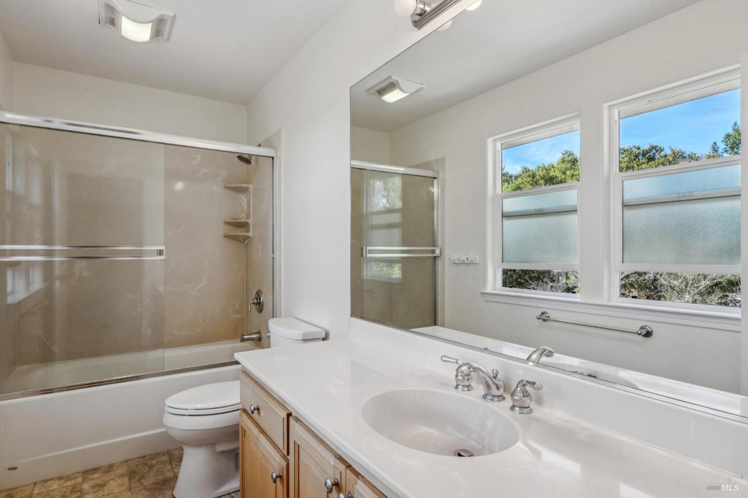 Detail Gallery Image 42 of 58 For 3 Hill Dr, Petaluma,  CA 94952 - 3 Beds | 2/1 Baths