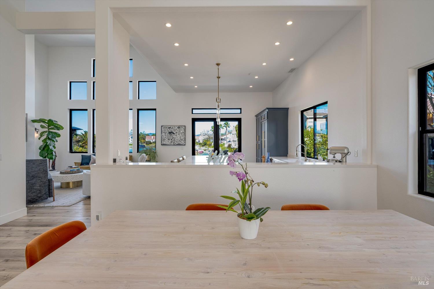 Detail Gallery Image 29 of 77 For 100 S Newport Dr, Napa,  CA 94559 - 4 Beds | 2/1 Baths