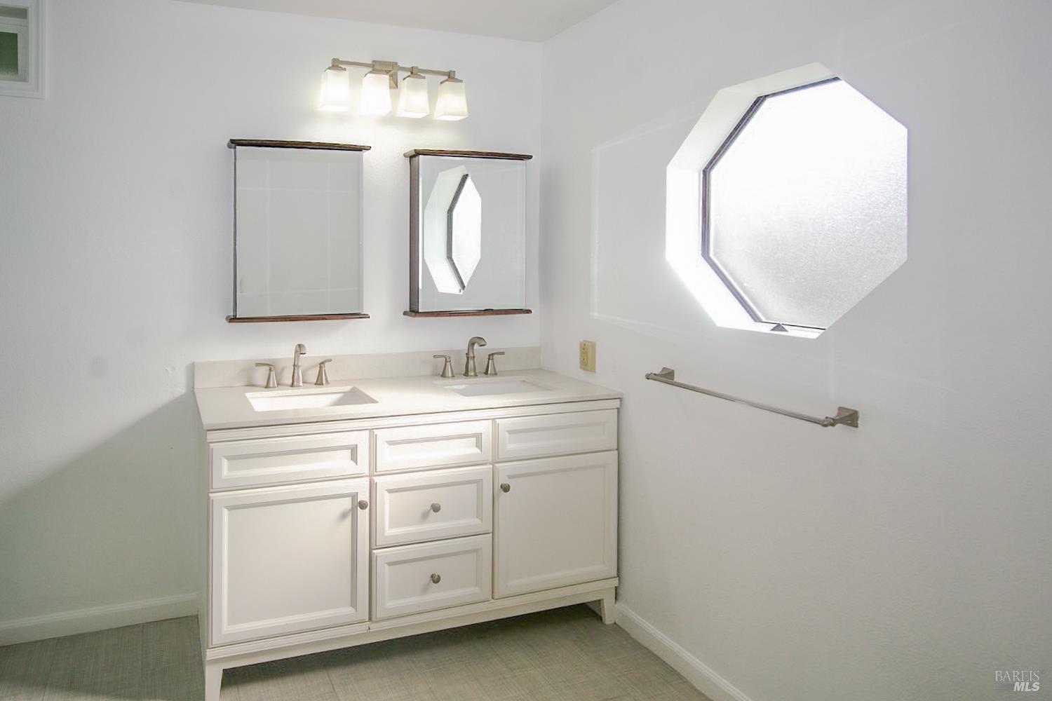 Detail Gallery Image 19 of 27 For 1038 Capewood Ln, Windsor,  CA 95492 - 3 Beds | 2 Baths