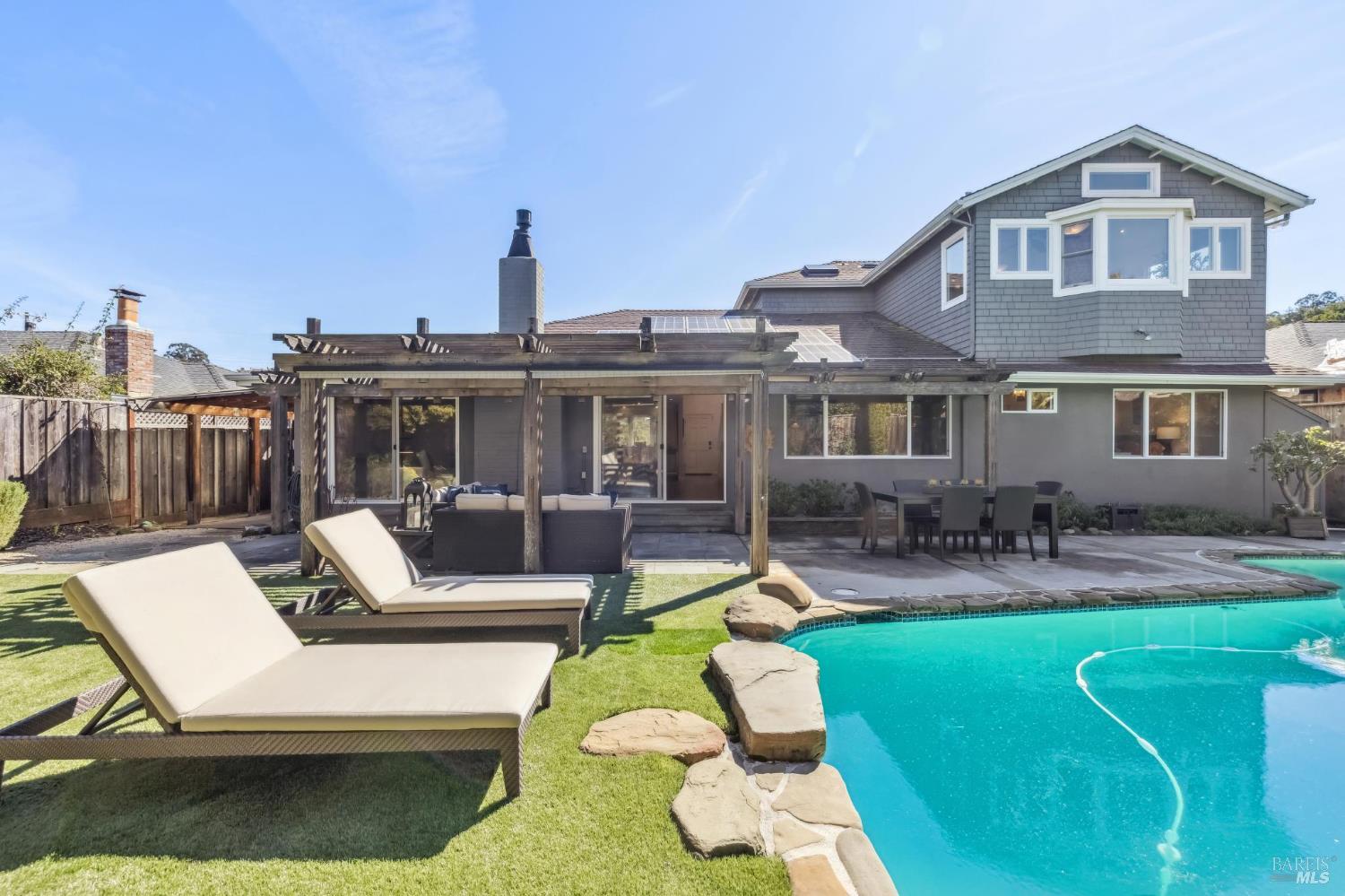 Detail Gallery Image 15 of 64 For 38 Cornell Ave, Larkspur,  CA 94939 - 5 Beds | 3 Baths