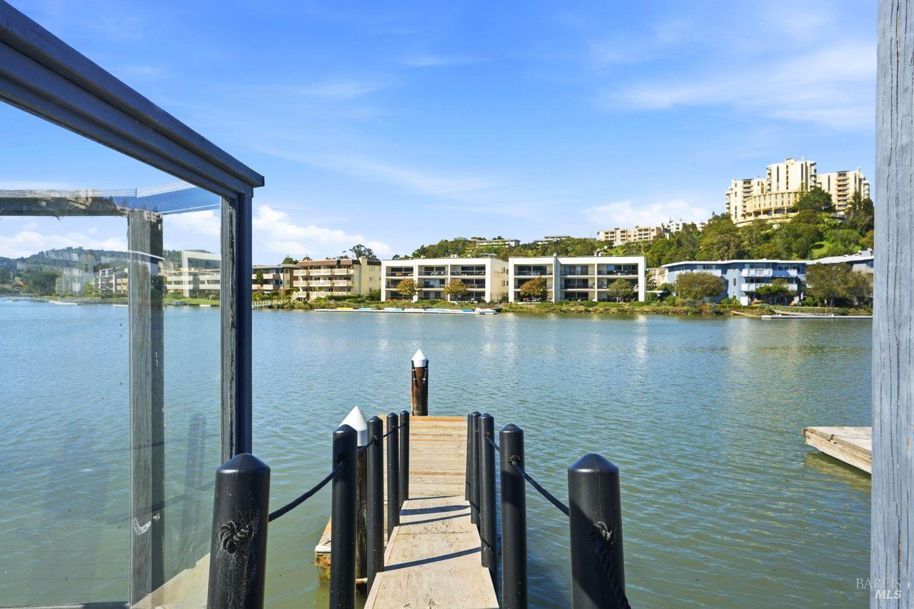 Detail Gallery Image 30 of 37 For 21 Boardwalk One Unkn, Larkspur,  CA 94939 - 3 Beds | 2 Baths