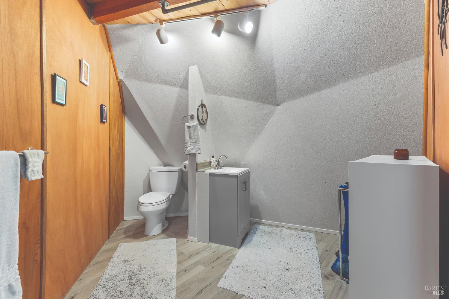 Detail Gallery Image 35 of 77 For 9085 Middle Ter, Monte Rio,  CA 95462 - 1 Beds | 1/1 Baths