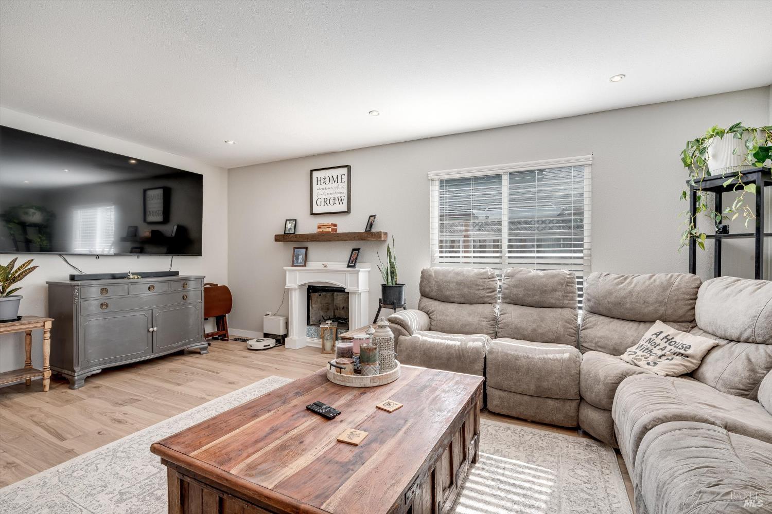 Detail Gallery Image 23 of 65 For 532 Walten Way, Windsor,  CA 95492 - 4 Beds | 2/1 Baths