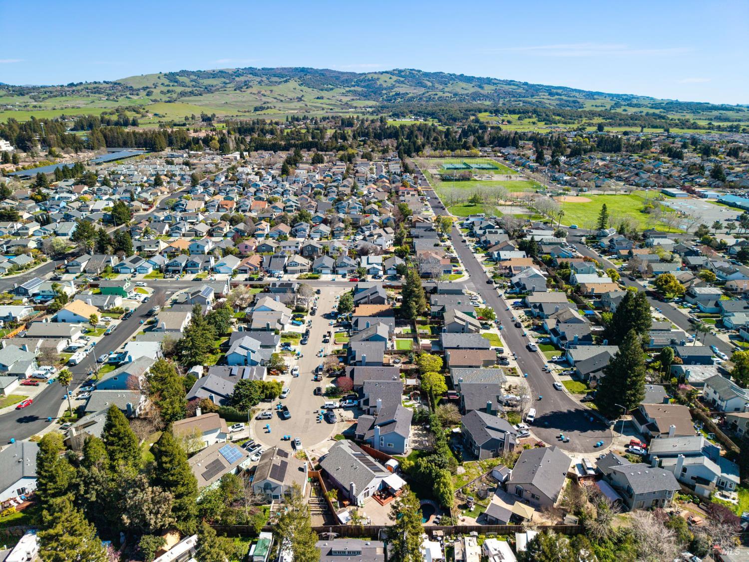 Detail Gallery Image 46 of 47 For 1301 Megan Pl, Rohnert Park,  CA 94928 - 3 Beds | 2 Baths