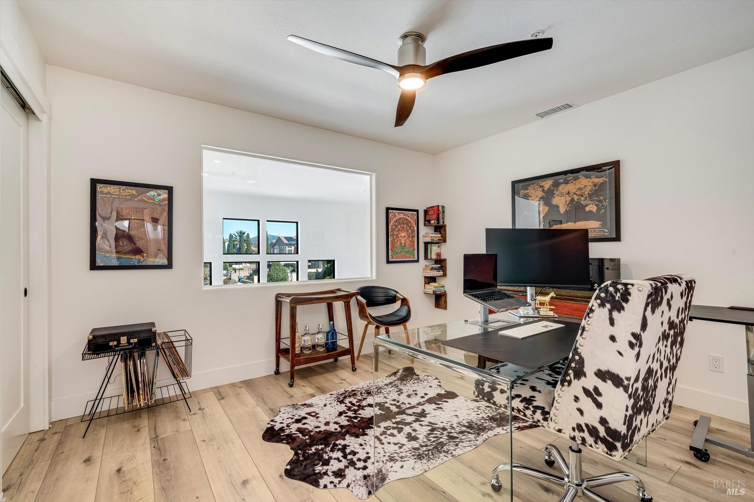 Detail Gallery Image 18 of 77 For 100 S Newport Dr, Napa,  CA 94559 - 4 Beds | 2/1 Baths