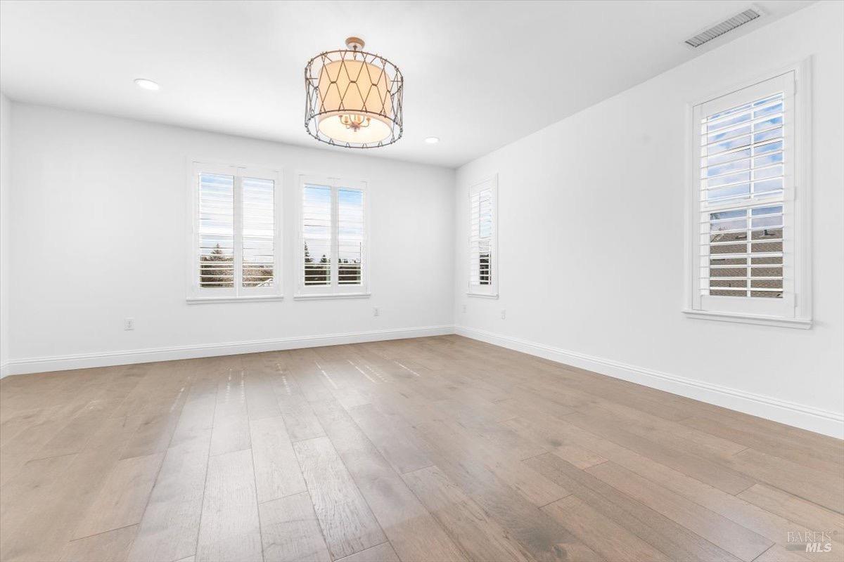 Detail Gallery Image 25 of 49 For 115 Lavender Cir, Healdsburg,  CA 95448 - 3 Beds | 2/1 Baths