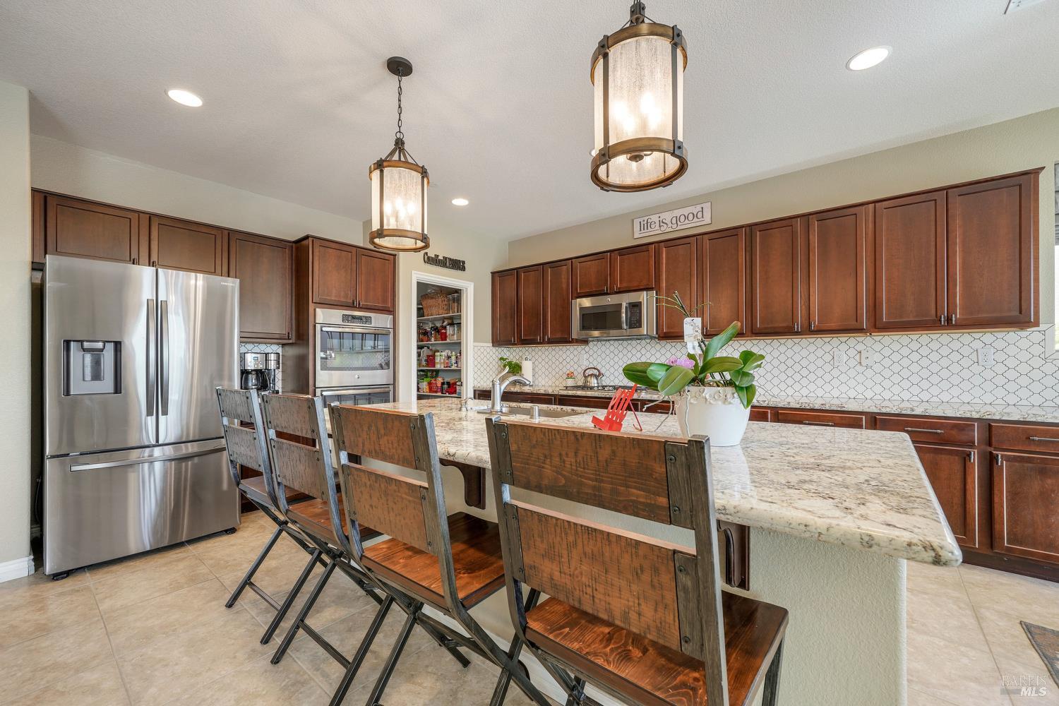 Detail Gallery Image 13 of 63 For 2481 Hancock Dr, Fairfield,  CA 94533 - 5 Beds | 3/1 Baths