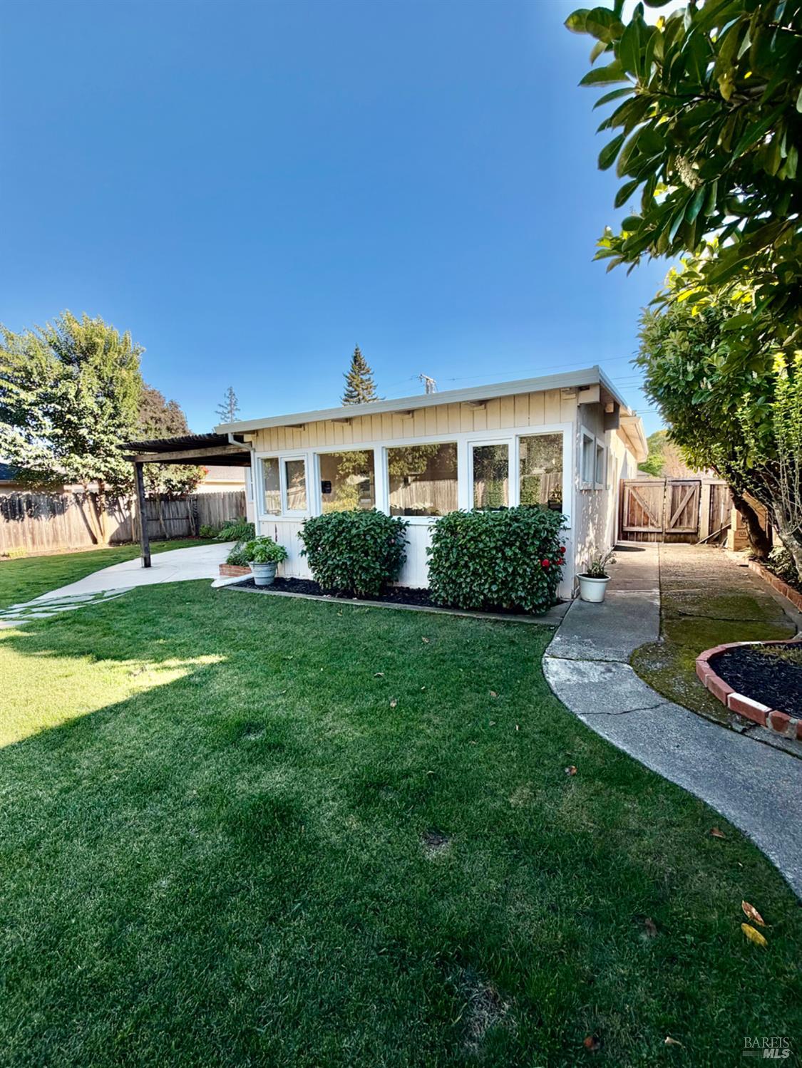 Detail Gallery Image 53 of 55 For 2766 Iowa St, Napa,  CA 94558 - 3 Beds | 1/1 Baths