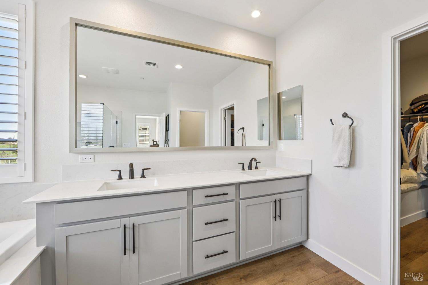 Detail Gallery Image 28 of 56 For 2453 Francisco Ave, Santa Rosa,  CA 95403 - 4 Beds | 3 Baths