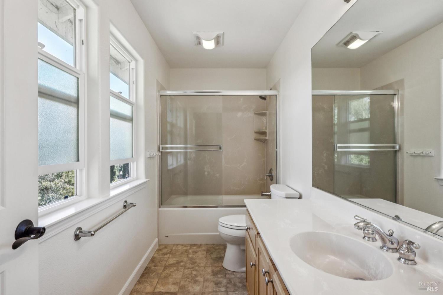 Detail Gallery Image 41 of 58 For 3 Hill Dr, Petaluma,  CA 94952 - 3 Beds | 2/1 Baths