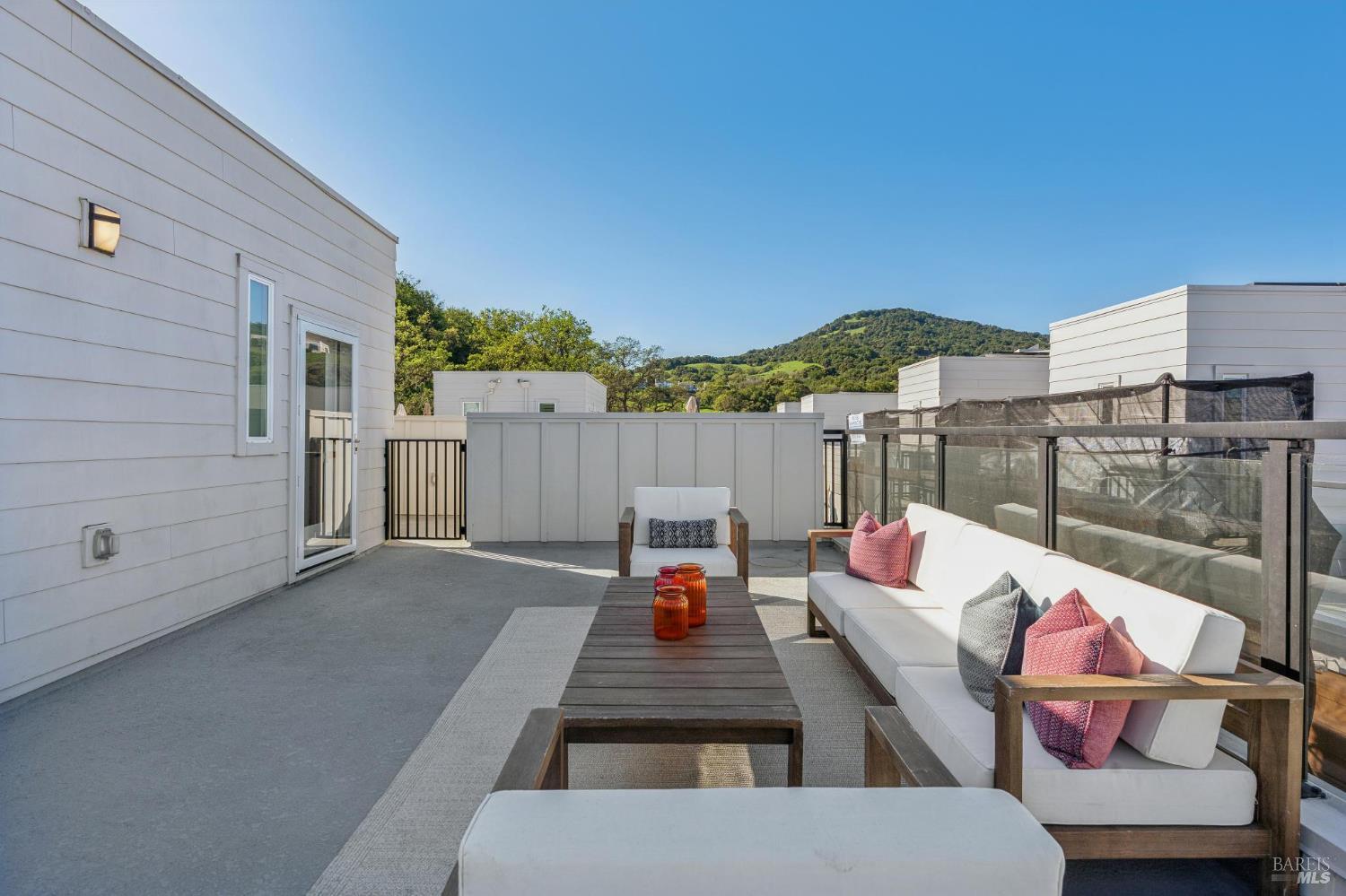 Detail Gallery Image 37 of 39 For 317 Verandah Ave, Novato,  CA 94945 - 3 Beds | 2/1 Baths