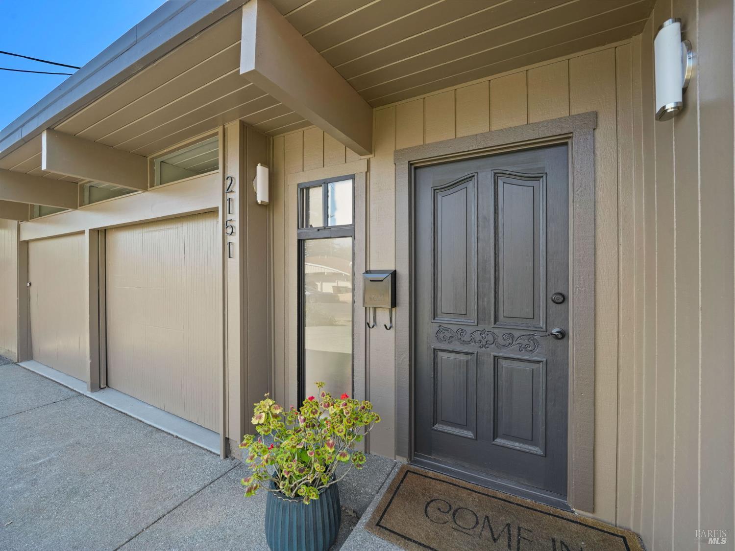 Detail Gallery Image 2 of 56 For 2151 Danberry Ln, San Rafael,  CA 94903 - 4 Beds | 2 Baths