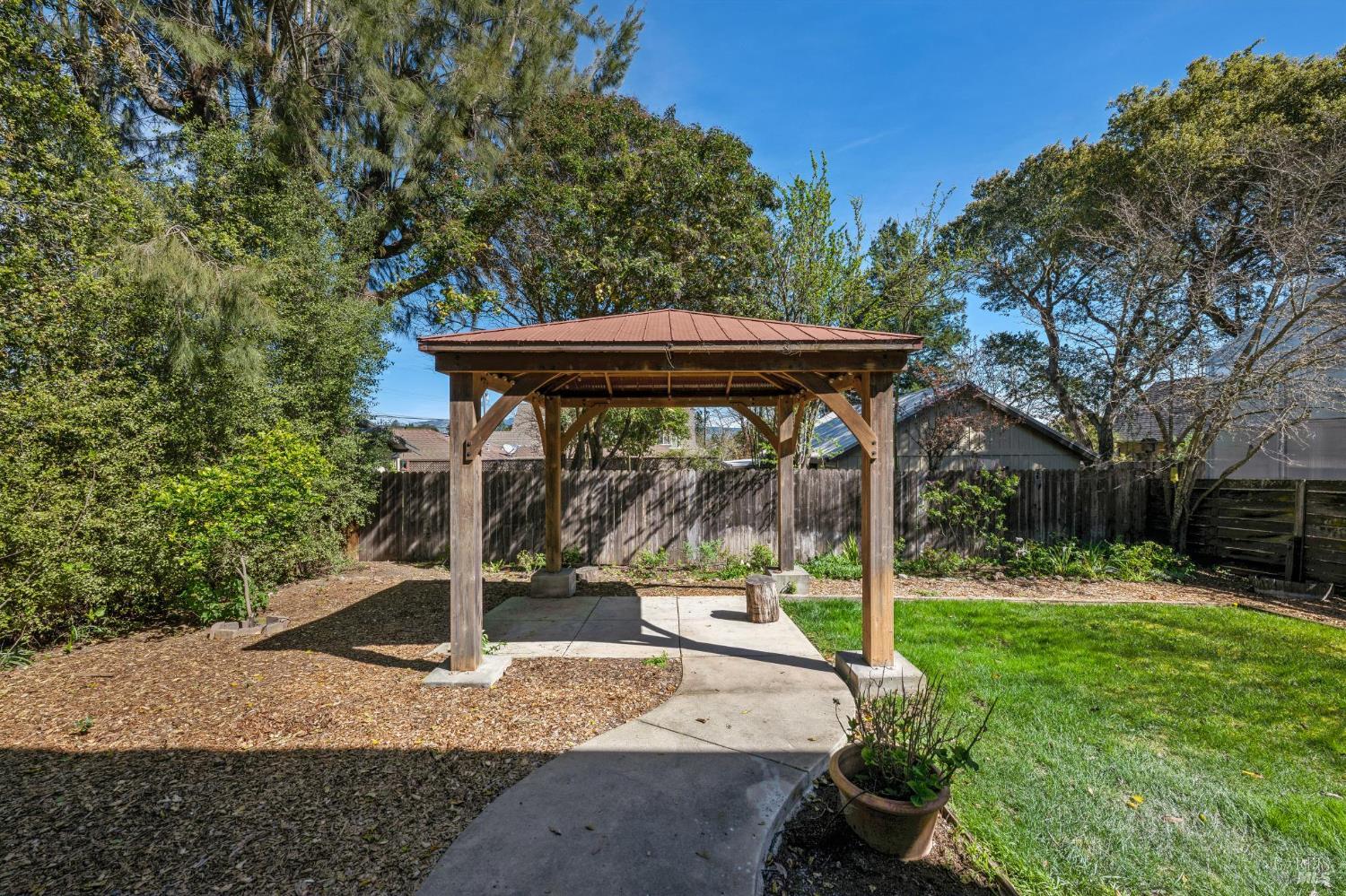 Detail Gallery Image 48 of 58 For 3 Hill Dr, Petaluma,  CA 94952 - 3 Beds | 2/1 Baths