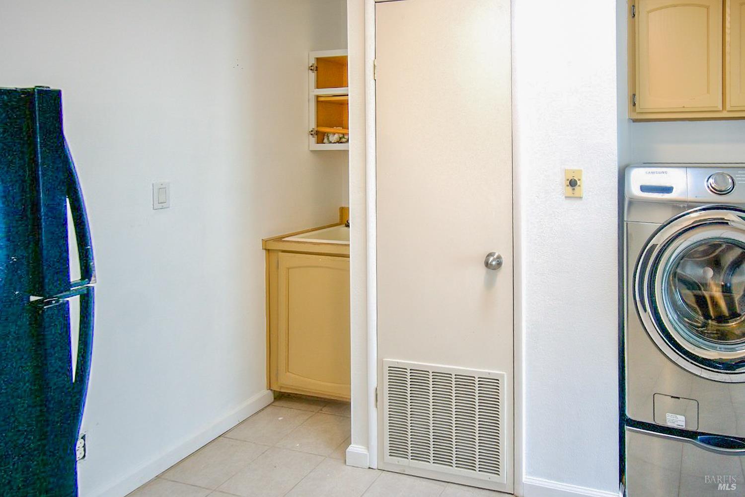 Detail Gallery Image 13 of 27 For 1038 Capewood Ln, Windsor,  CA 95492 - 3 Beds | 2 Baths