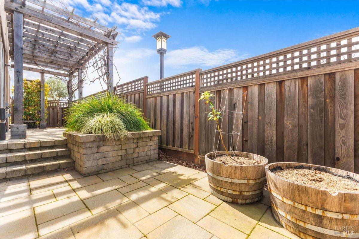 Detail Gallery Image 39 of 49 For 115 Lavender Cir, Healdsburg,  CA 95448 - 3 Beds | 2/1 Baths