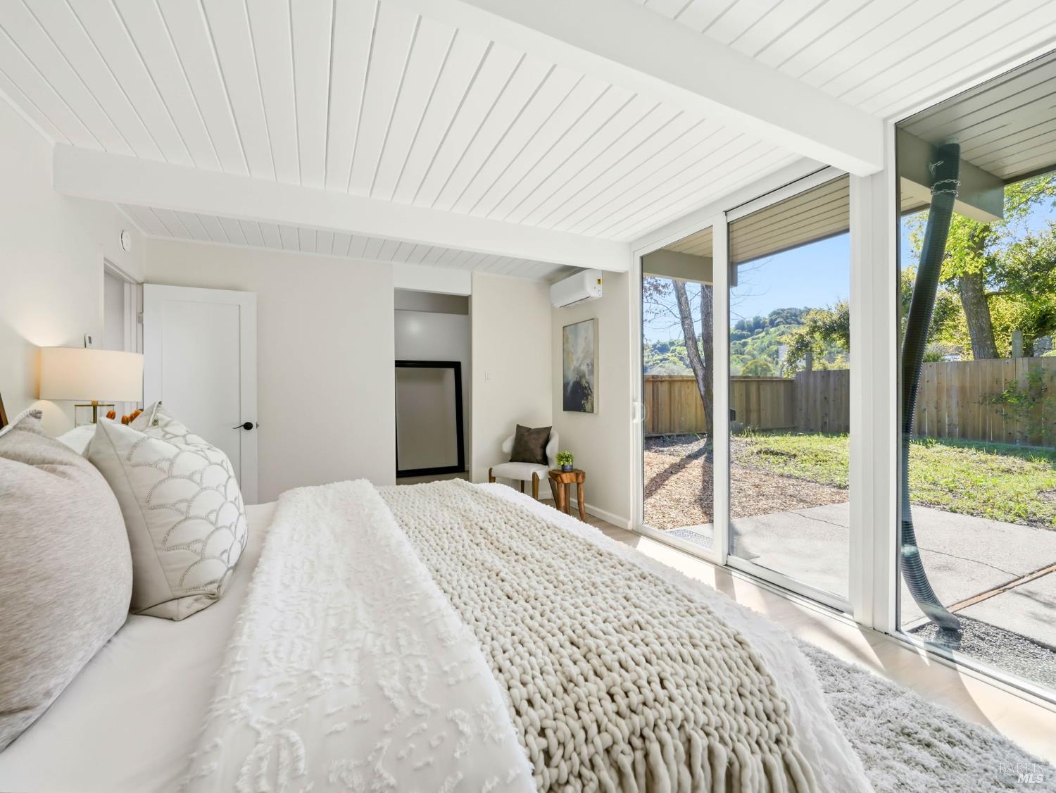 Detail Gallery Image 15 of 56 For 2151 Danberry Ln, San Rafael,  CA 94903 - 4 Beds | 2 Baths