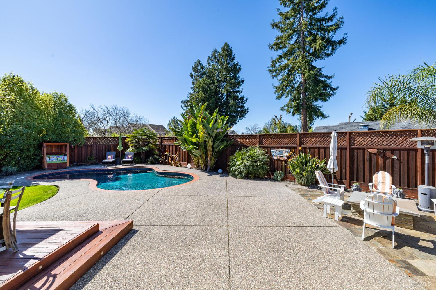 Detail Gallery Image 36 of 47 For 1301 Megan Pl, Rohnert Park,  CA 94928 - 3 Beds | 2 Baths