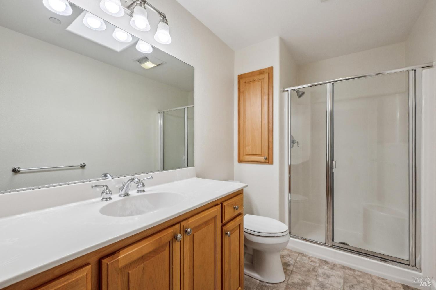 Detail Gallery Image 34 of 58 For 3 Hill Dr, Petaluma,  CA 94952 - 3 Beds | 2/1 Baths