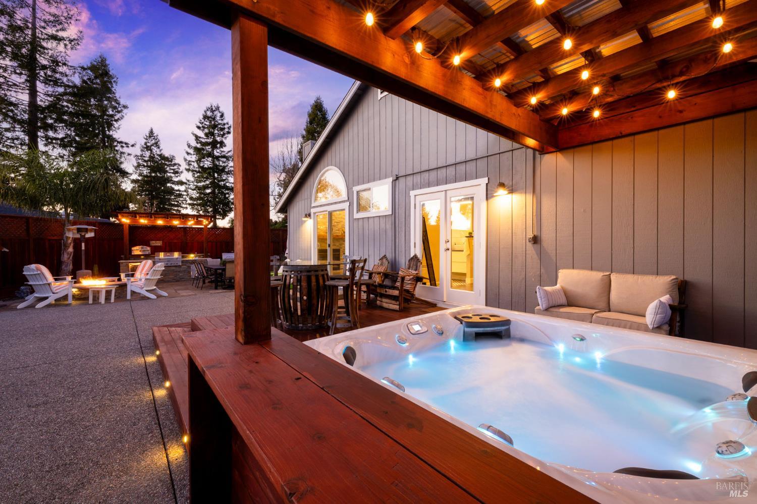 Detail Gallery Image 32 of 47 For 1301 Megan Pl, Rohnert Park,  CA 94928 - 3 Beds | 2 Baths