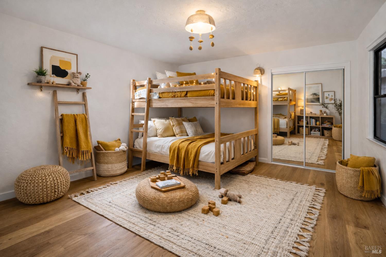 Detail Gallery Image 17 of 30 For 250 Evergreen Ave, Mill Valley,  CA 94941 - 3 Beds | 2 Baths