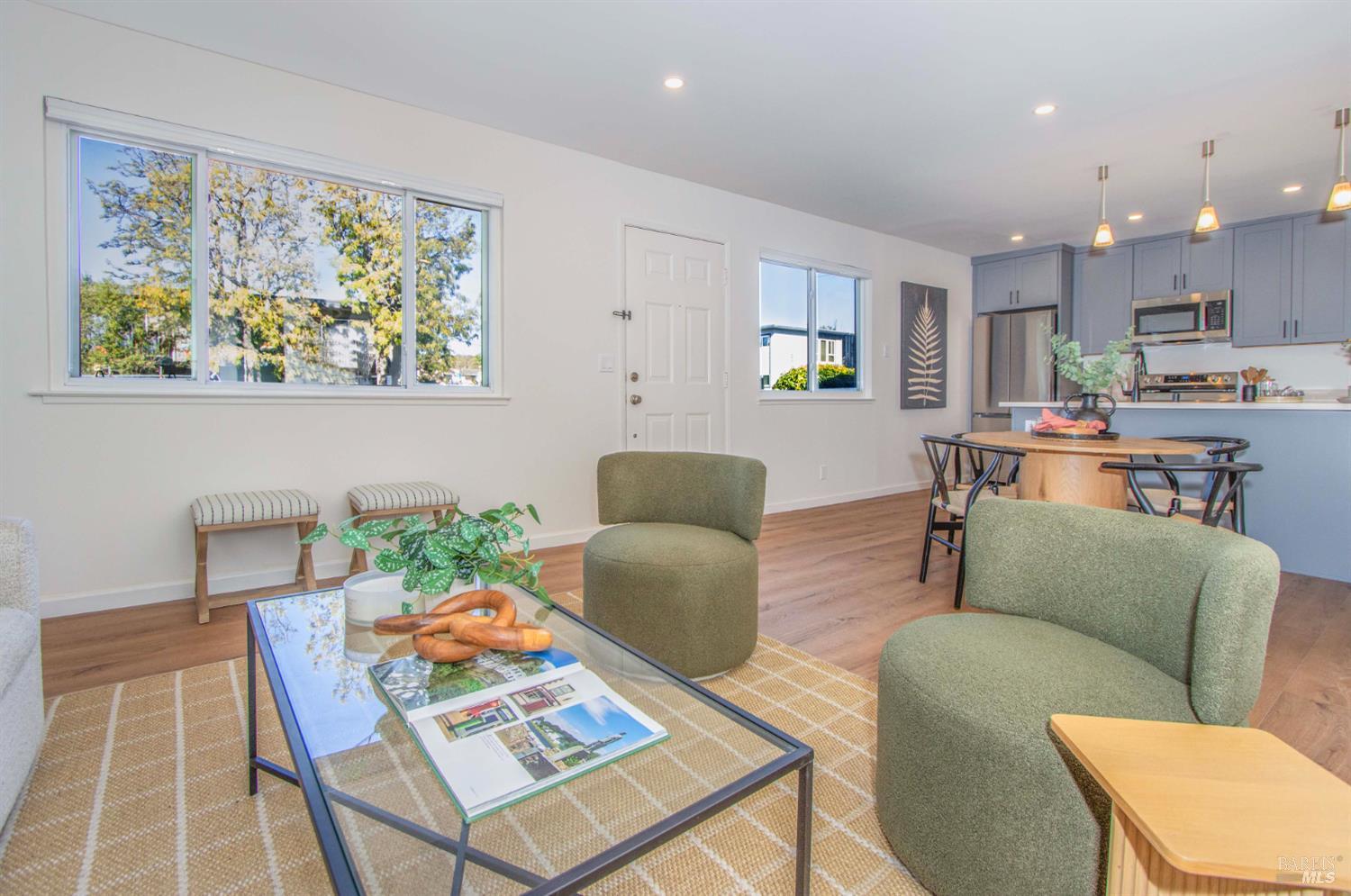 Detail Gallery Image 4 of 18 For 3720 Kerner Blvd, San Rafael,  CA 94901 - 2 Beds | 1 Baths