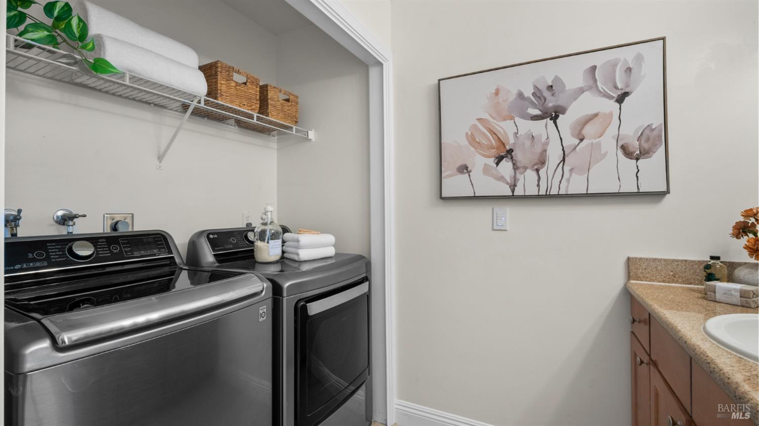 Detail Gallery Image 17 of 21 For 279 Enterprise Dr, Rohnert Park,  CA 94928 - 1 Beds | 1 Baths