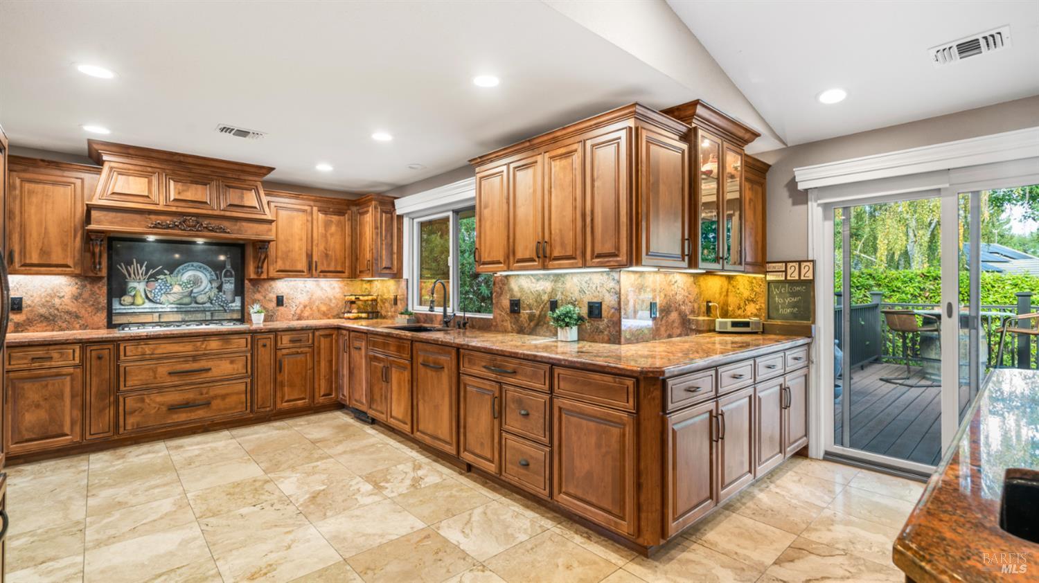 Detail Gallery Image 9 of 49 For 173 San Jose Ct, Vacaville,  CA 95688 - 4 Beds | 2 Baths