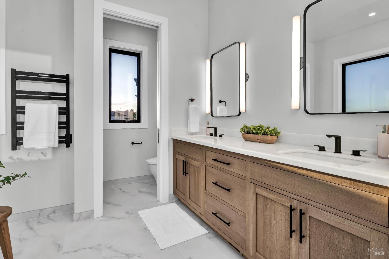 Detail Gallery Image 23 of 37 For 2011 Long Leaf Ct, Santa Rosa,  CA 95403 - 4 Beds | 3 Baths