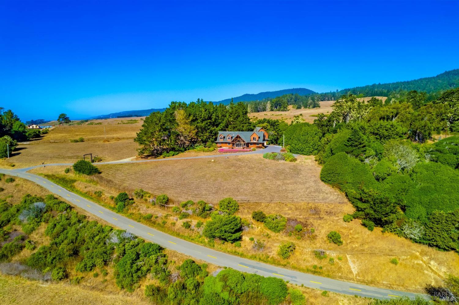 Detail Gallery Image 3 of 98 For 43500 Crispin Rd, Manchester,  CA 95459 - 3 Beds | 3 Baths