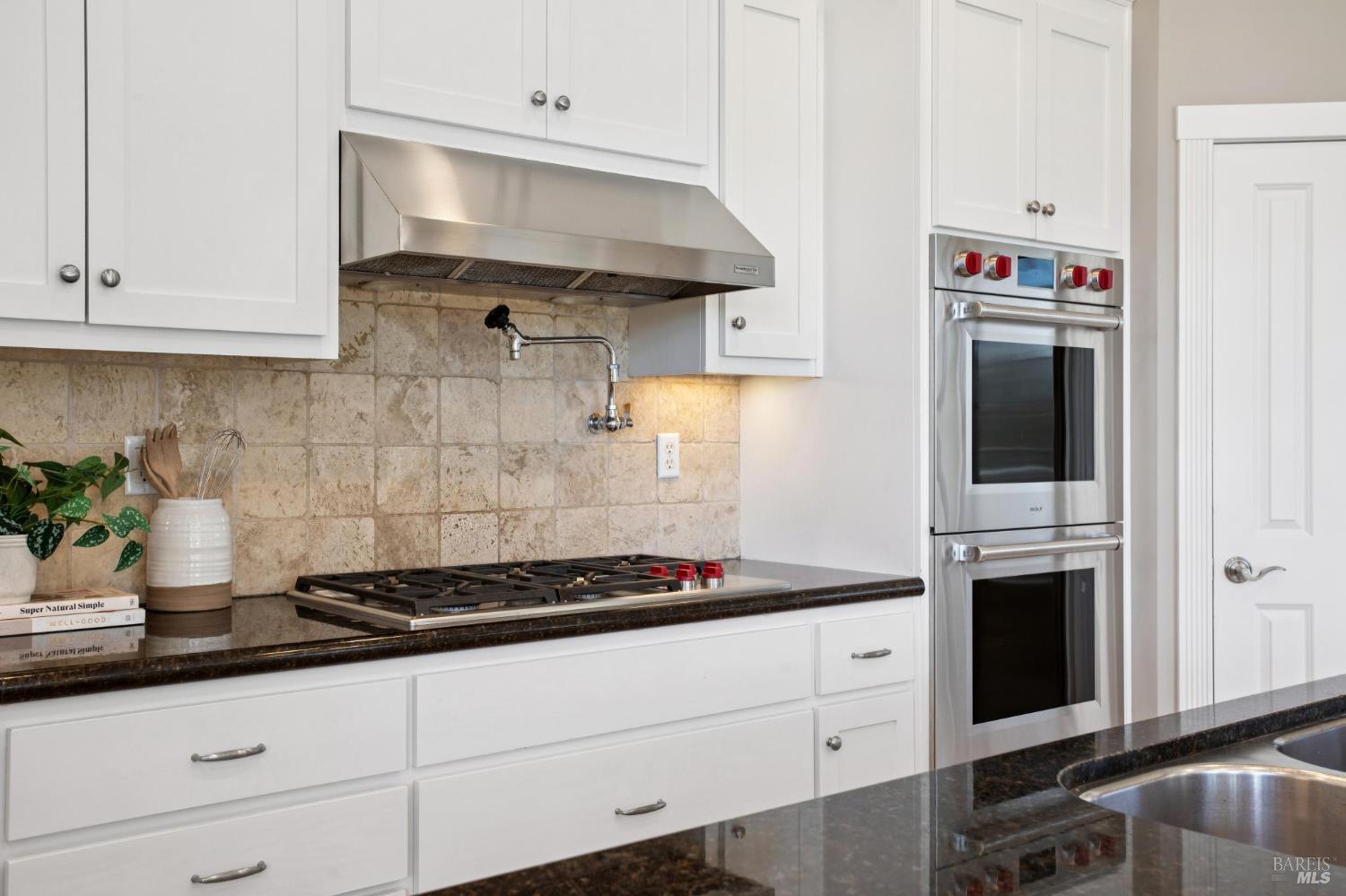 Detail Gallery Image 13 of 41 For 508 Blue Jay Way, Mill Valley,  CA 94941 - 4 Beds | 2/1 Baths