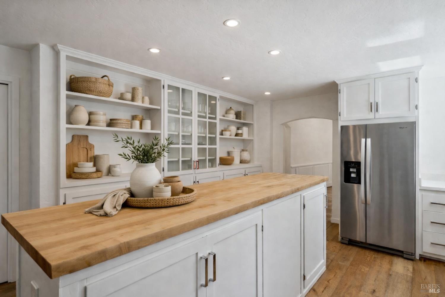 Detail Gallery Image 10 of 30 For 250 Evergreen Ave, Mill Valley,  CA 94941 - 3 Beds | 2 Baths