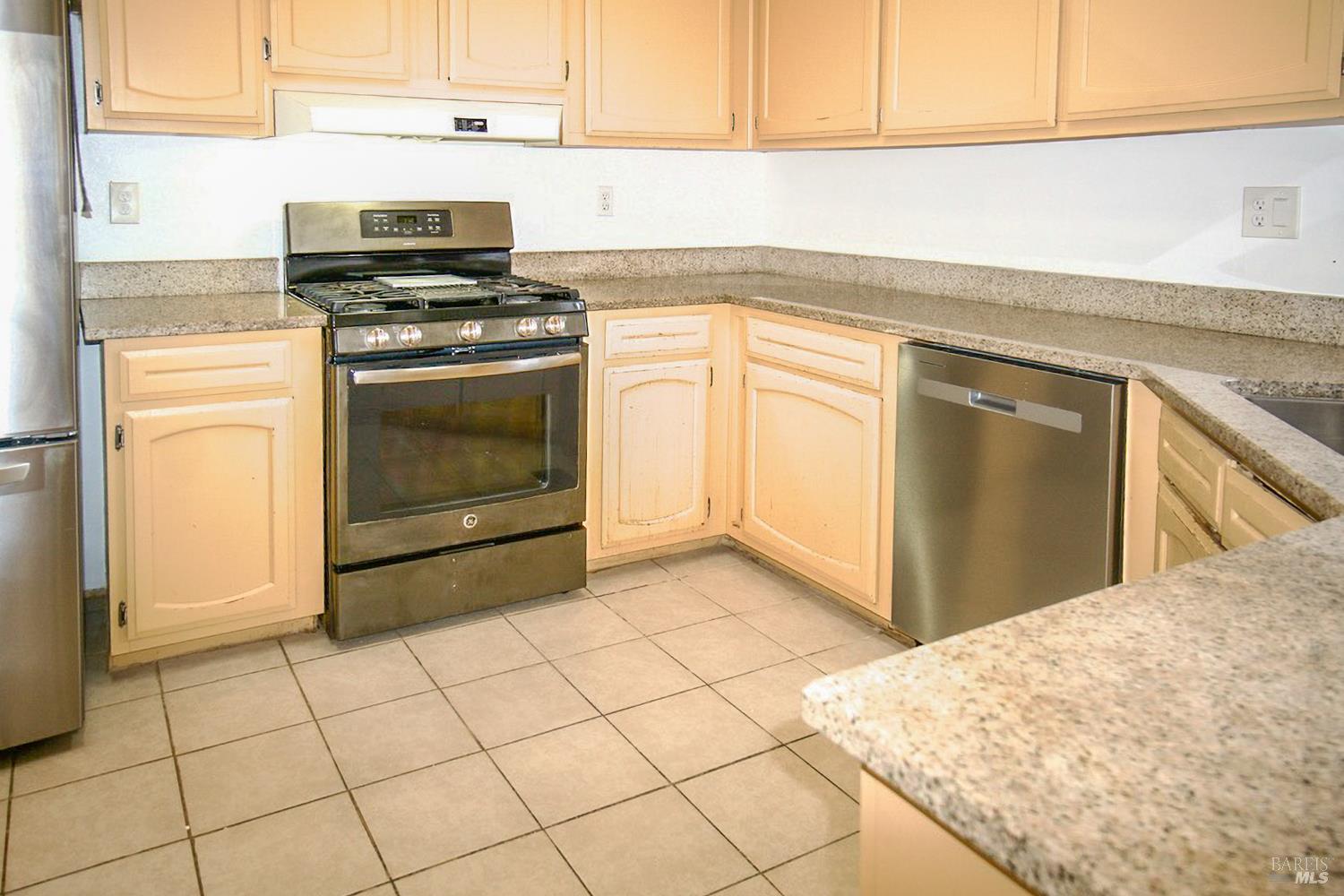 Detail Gallery Image 10 of 27 For 1038 Capewood Ln, Windsor,  CA 95492 - 3 Beds | 2 Baths