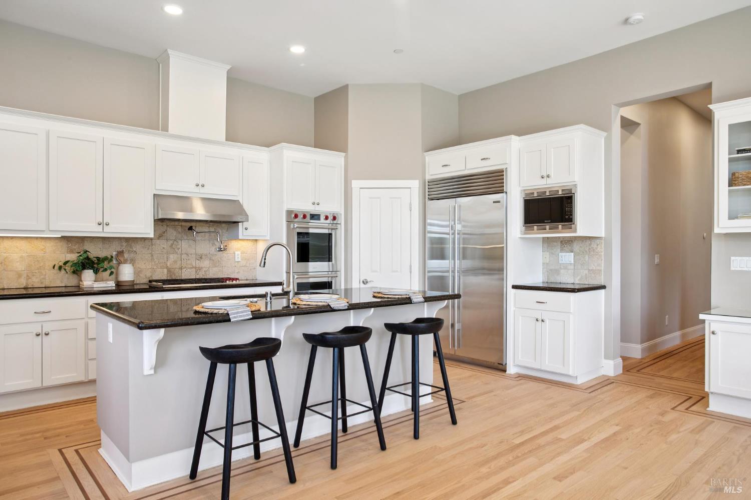 Detail Gallery Image 12 of 41 For 508 Blue Jay Way, Mill Valley,  CA 94941 - 4 Beds | 2/1 Baths