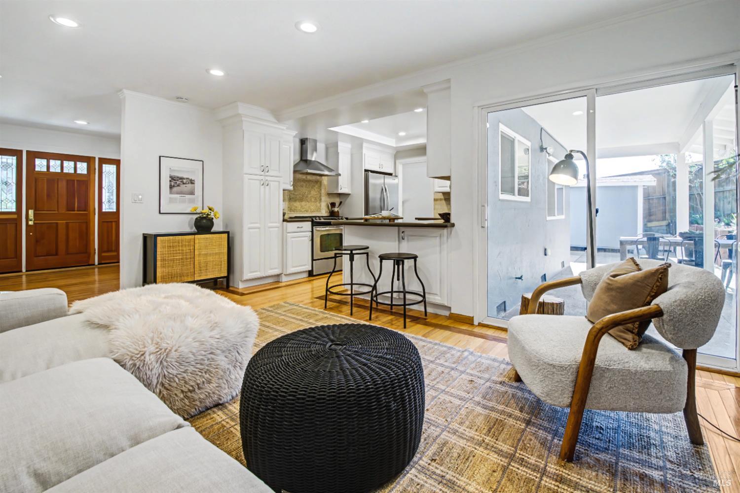 Detail Gallery Image 23 of 48 For 255 Knight Dr, San Rafael,  CA 94901 - 3 Beds | 2 Baths