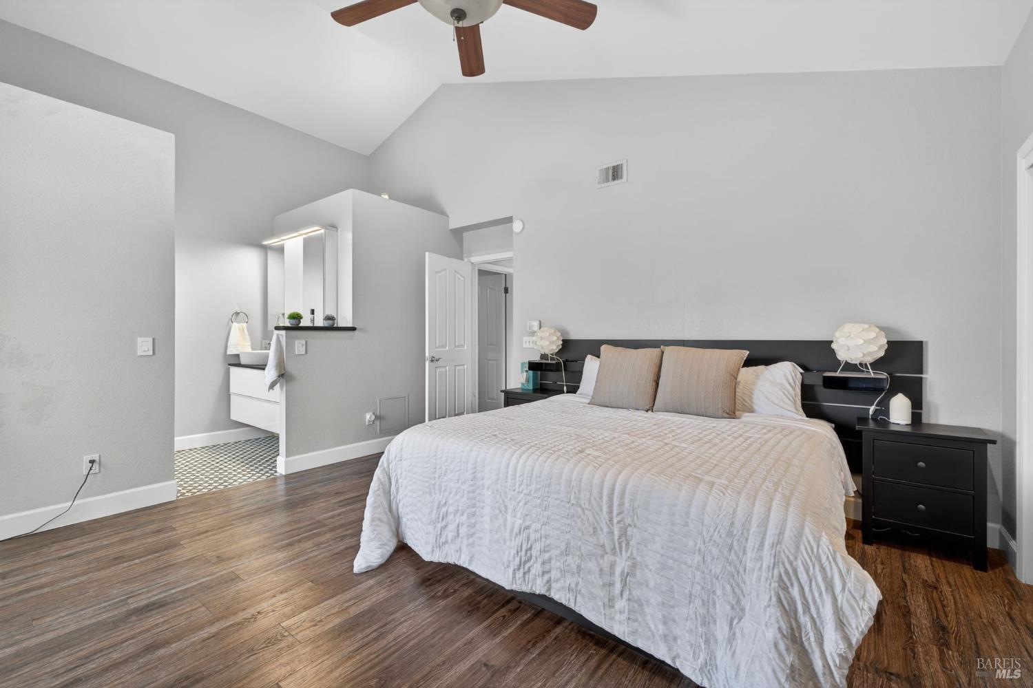 Detail Gallery Image 27 of 47 For 1301 Megan Pl, Rohnert Park,  CA 94928 - 3 Beds | 2 Baths