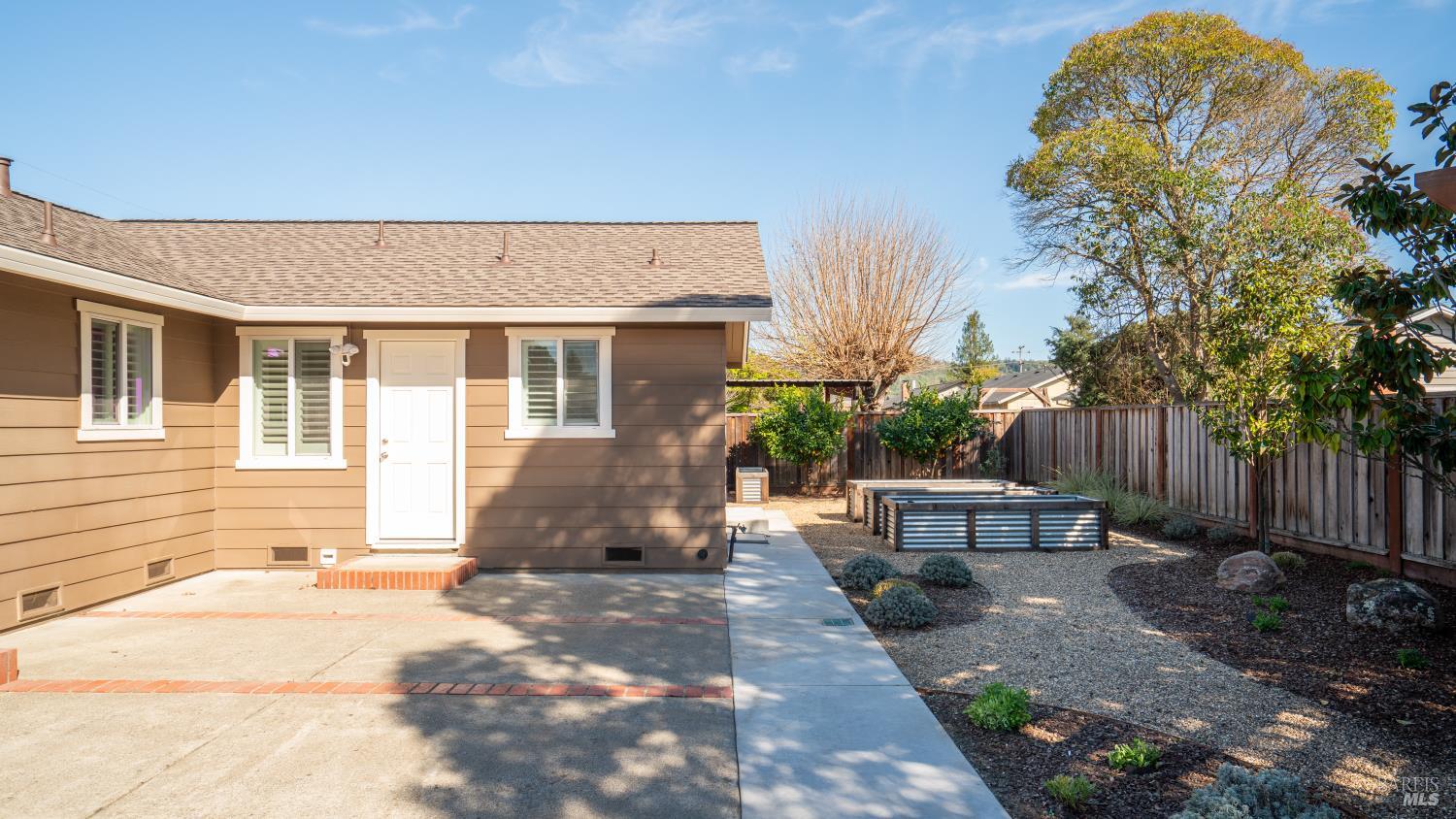 Detail Gallery Image 30 of 34 For 3528 Yale Dr, Santa Rosa,  CA 95405 - 3 Beds | 2 Baths