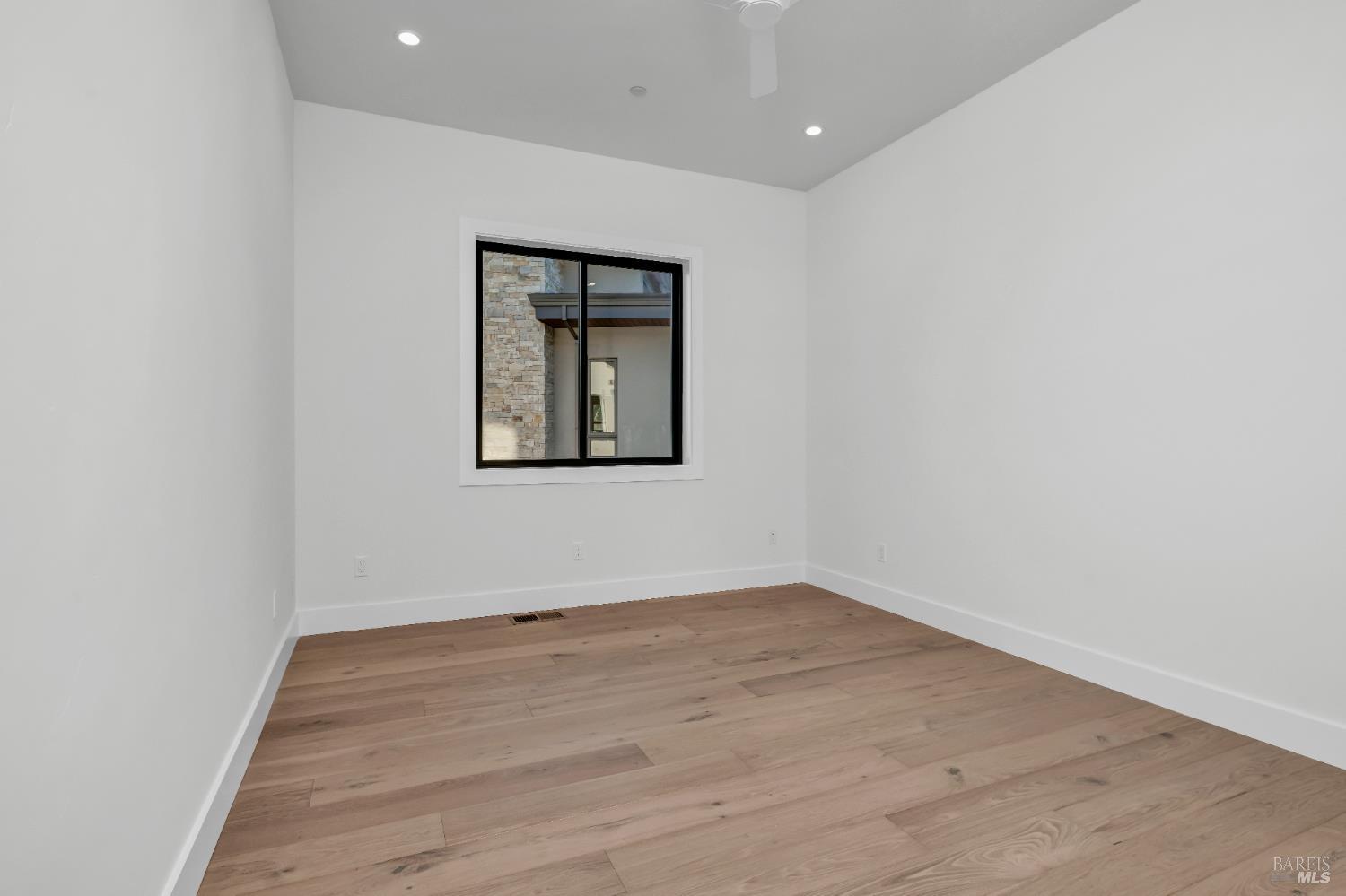 Detail Gallery Image 27 of 37 For 2011 Long Leaf Ct, Santa Rosa,  CA 95403 - 4 Beds | 3 Baths