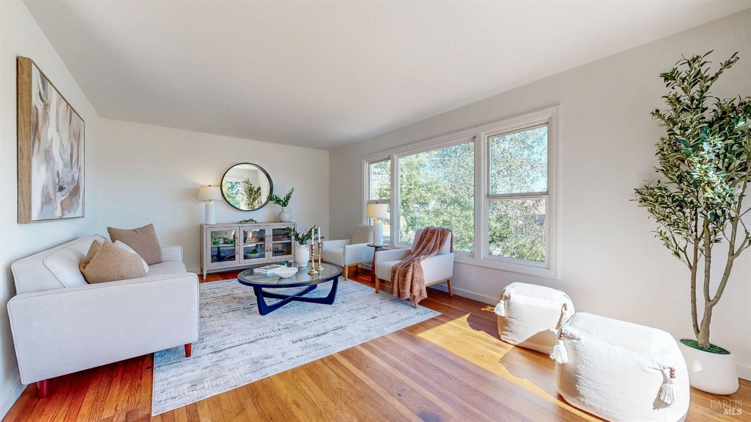 Detail Gallery Image 5 of 28 For 712 Oak Ter, Petaluma,  CA 94952 - 2 Beds | 1 Baths