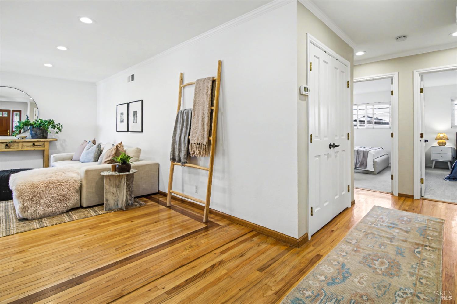 Detail Gallery Image 24 of 48 For 255 Knight Dr, San Rafael,  CA 94901 - 3 Beds | 2 Baths