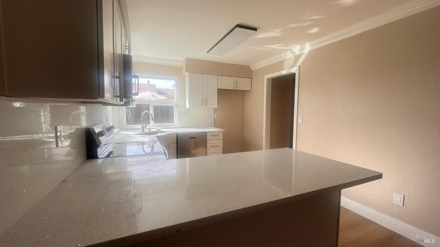 Detail Gallery Image 6 of 11 For 482 Vivienne Dr, Watsonville,  CA 95076 - 2 Beds | 2 Baths